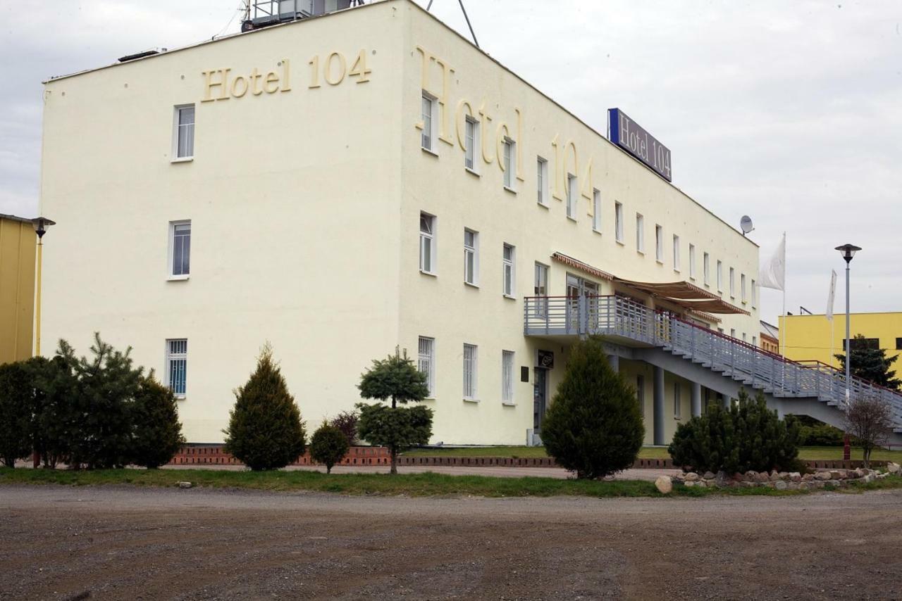 Hotel 104 Stargard Szczecinski Exterior photo